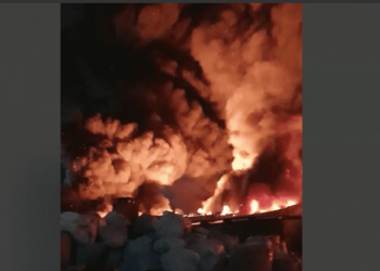 VÍDEO: Incêndio de grandes proporções atinge anexo da penitenciária agrícola em Palhoça