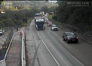 Trânsito é liberado no túnel do Morro do Boi em Balneário Camboriú
