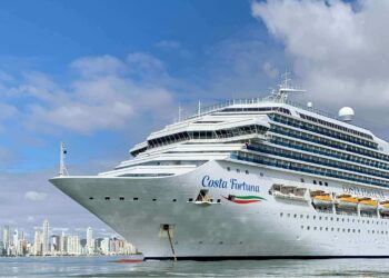 Navio Costa Fortuna em Balneário Camboriú pela primeira vez