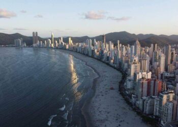 O que faz Balneário Camboriú ter o metro quadrado mais caro do Brasil?