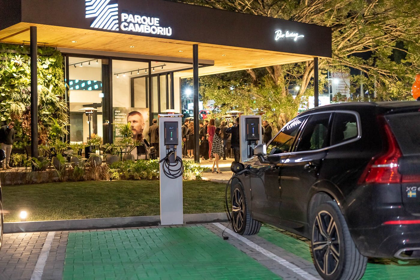 Camboriú ganha pontos gratuitos de carregamento de carros elétricos