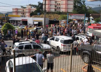 Quatro crianças são mortas em ataque a creche em Blumenau