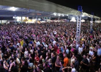 Jeann e Julio se apresentam no aniversário de 139 anos de Camboriú nesta terça-feira