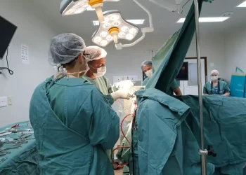 Implante cerebral para ajudar pacientes com Parkinson é feito em Blumenau pela primeira vez