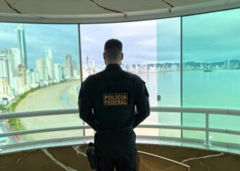 PF deflagra operação de combate a facções criminosas em Balneário Camboriú