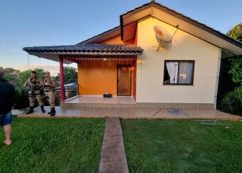 Pai mata filha e genro a tiros e acaba morto em Santa Catarina