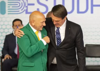 TSE torna Luciano Hang o Véio da Havan inelegível por 8 anos