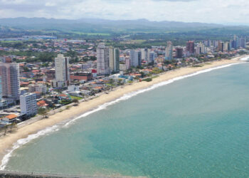 Prefeitura vai fazer alargamento da faixa de areia da praia de Piçarras