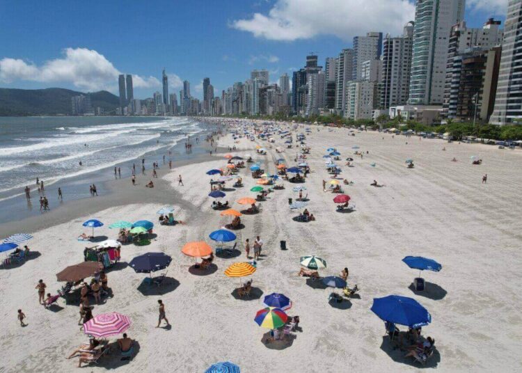 Turistas aumentou em Balneário Camboriú