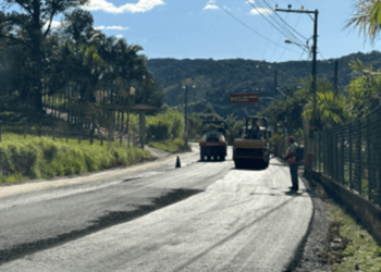 Estrada Geral do Braço recebe pavimentação asfáltica