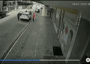 Idoso tem carro roubado em Itapema; veja o vídeo