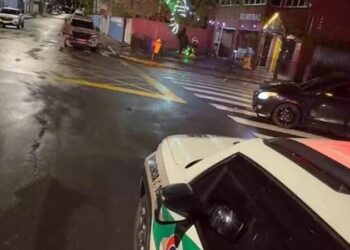 Homem pula do veículo em movimento para fugir de assaltantes em Itajaí