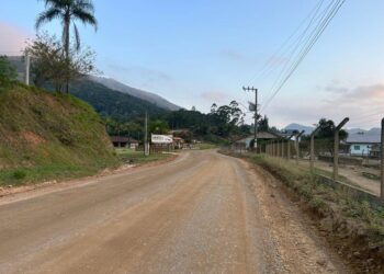 Estrada Geral dos Macacos receberá 2ª etapa da pavimentação asfáltica