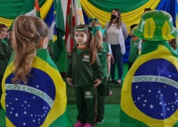 Educação realiza Homenagens Cívicas alusivas ao dia da independência do Brasil