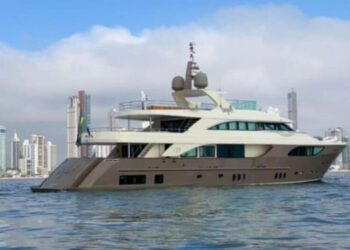 Vídeo: Por que iate de Luciano Huck estava em Balneário Camboriú; saiba mais