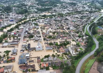 Previsão de novos temporais para Santa Catarina; alerta vermelho