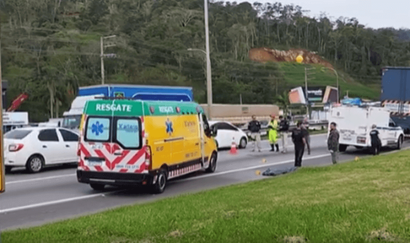 Homem morre atropelado na BR-101