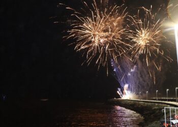 Teste de fogos iluminou a Praia Central de Balneário Camboriú