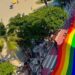 Parada da Diversidade marcou domingão em Balneário Camboriú