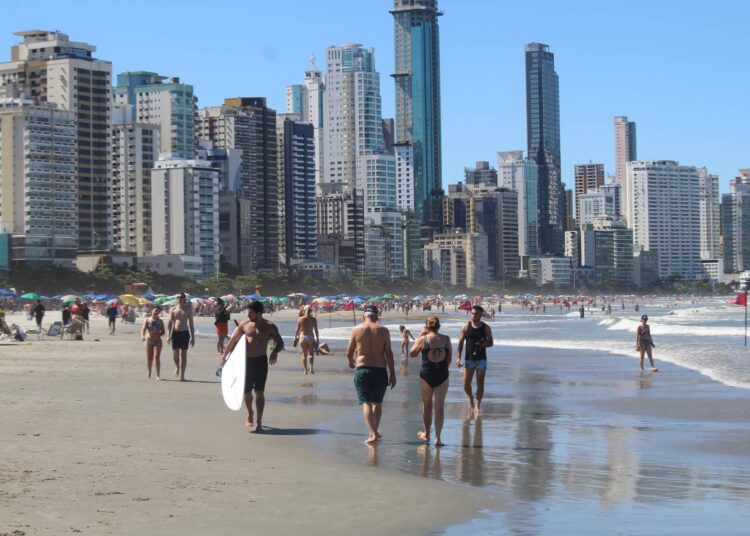 Balneário Camboriú prevê 4 milhões de turistas