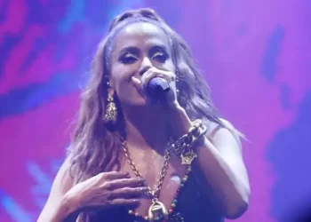Cantora Anitta chega em São José neste domingo; Já comprou seu ingresso