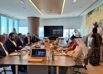 Fabrício Oliveira se reúne com autoridades do setor de turismo nos Emirados Árabes