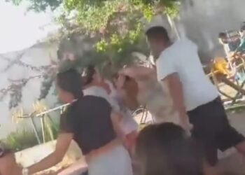 VÍDEO: Homem bate em mulheres com capacete e socos em Camboriú