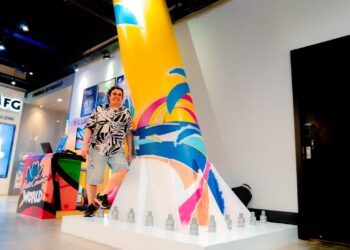 Pé da Roda Gigante de Balneário Camboriú se transforma em Obra de Arte