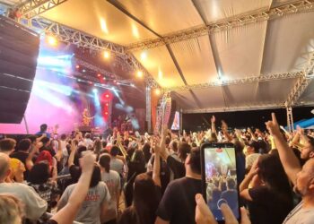 PREPARA-SE, ELE ESTÁ CHEGANDO: faltam 13 dias para o inicio das comemorações do aniversario de Camboriú