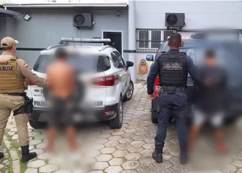 Moradores de rua ateia fogo em veículo da Guarda de Balneário Camboriú