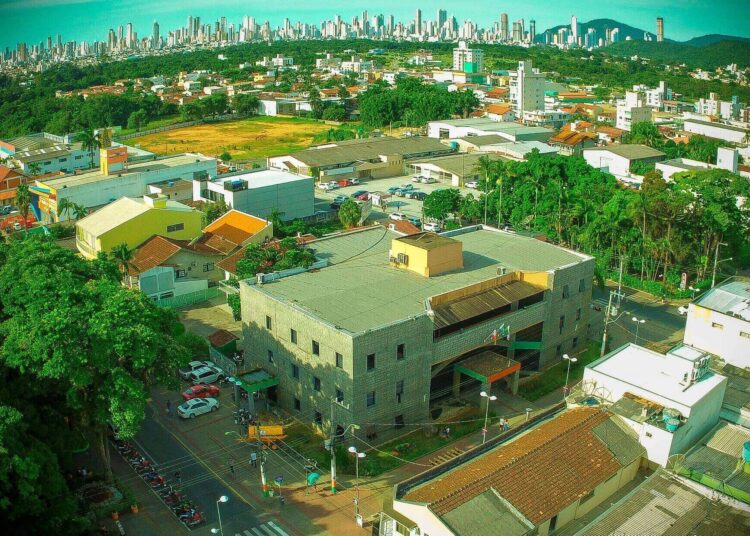 Águas de Camboriú e prefeitura municipal oficializam obras de esgotamento sanitário nesta sexta-feira (15)