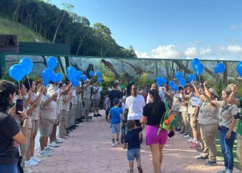 Aventura Jurássica recebe visitantes ilustres no AutisDay