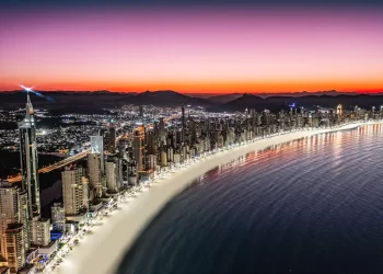 Grupo FG Anuncia Prédio de 110 Andares em Balneário Camboriú