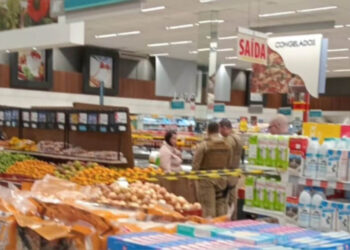 Homem passa mal e morre dentro de supermercado em Camboriú