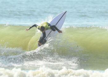 Surf Talentos Oceano 2024 acontece neste final de semana, em Balneário Camboriú