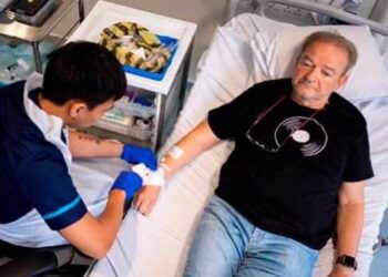 Homem recebe a primeira vacina contra o câncer de pulmão do mundo