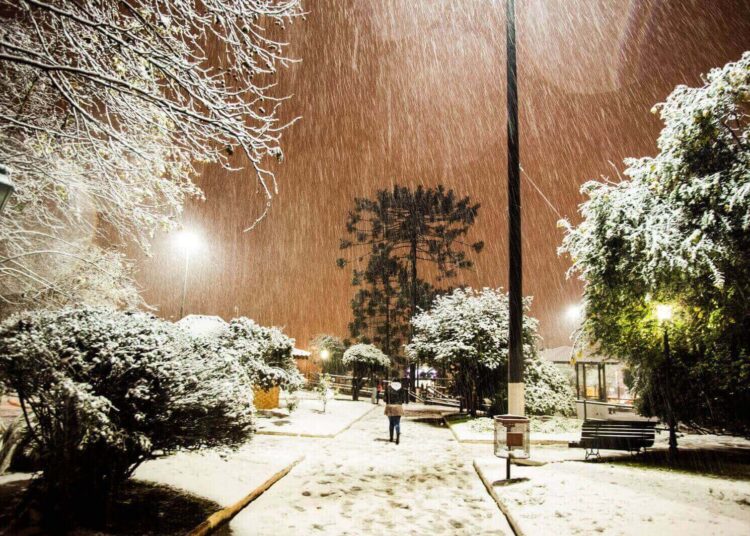 Frente fria provoca queda nas temperaturas e possibilidade de neve em SC