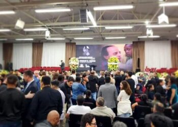 Corpo do Pastor Hueslen está sendo velado no pavilhão dos Gideões em Camboriú