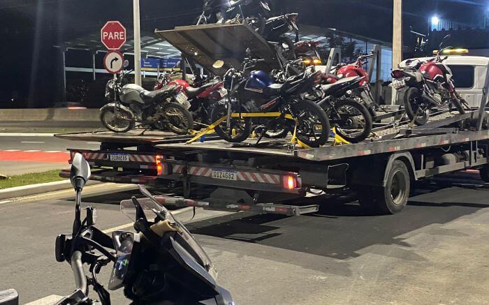 Polícia Militar Interrompe Evento Clandestino de Manobras com Motos em Itajaí