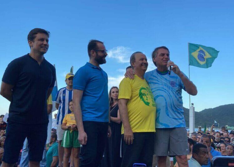 Bolsonaro será cabo eleitoral em Balneário Camboriú e outras cidades de SC