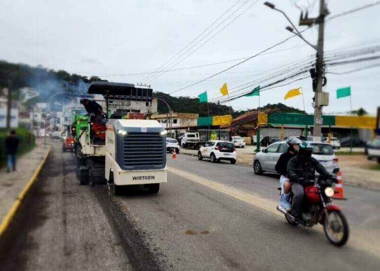 Interdição na Avenida Santa Catarina para obras de pavimentação nesta terça-feira