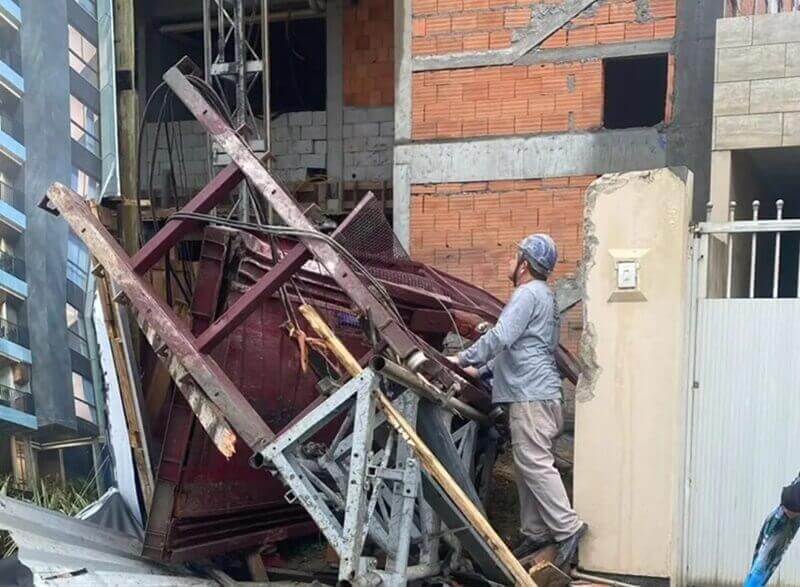 Tragédia em Imbituba: Queda de Elevador em Obra Mata Dois e Deixa outros Feridos