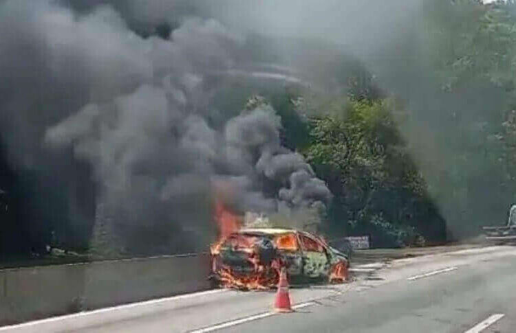 Incêndio em Carro Causa Congestionamento na BR-101 em Balneário Camboriú