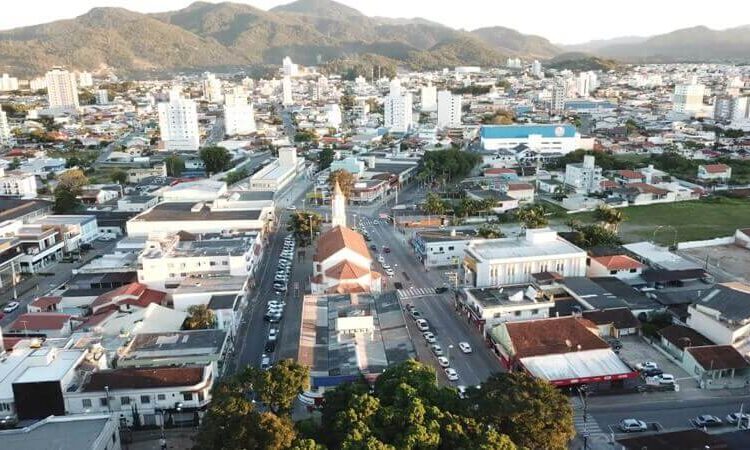 Conheça os 15 vereadores eleitos para a Câmara de Camboriú