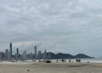 Acidente com lancha em Balneário Camboriú deixa uma pessoa morta e outra ferida