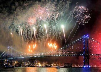 Réveillon 2025 terá fogos de artifício em Florianópolis; abafadores serão distribuídos