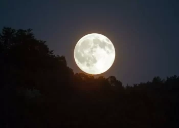 Superlua iluminará o céu nesta quinta-feira.