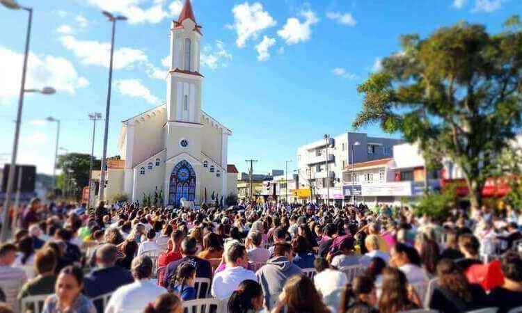 Paróquia Divino Espírito Santo celebra 175 anos com missa especial em Camboriú