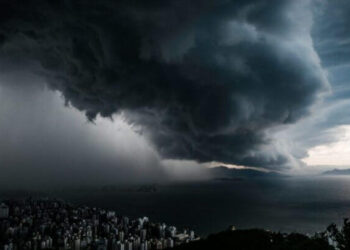 Defesa Civil emite alerta para chuva persistente e volumosa em Santa Catarina