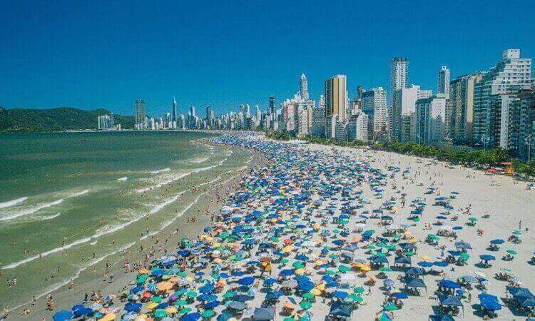 Balneário Camboriú espera mais de 2 milhões de turistas no verão